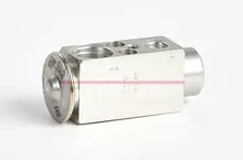 [commerce_product_variation:title]