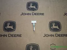 [commerce_product_variation:title]