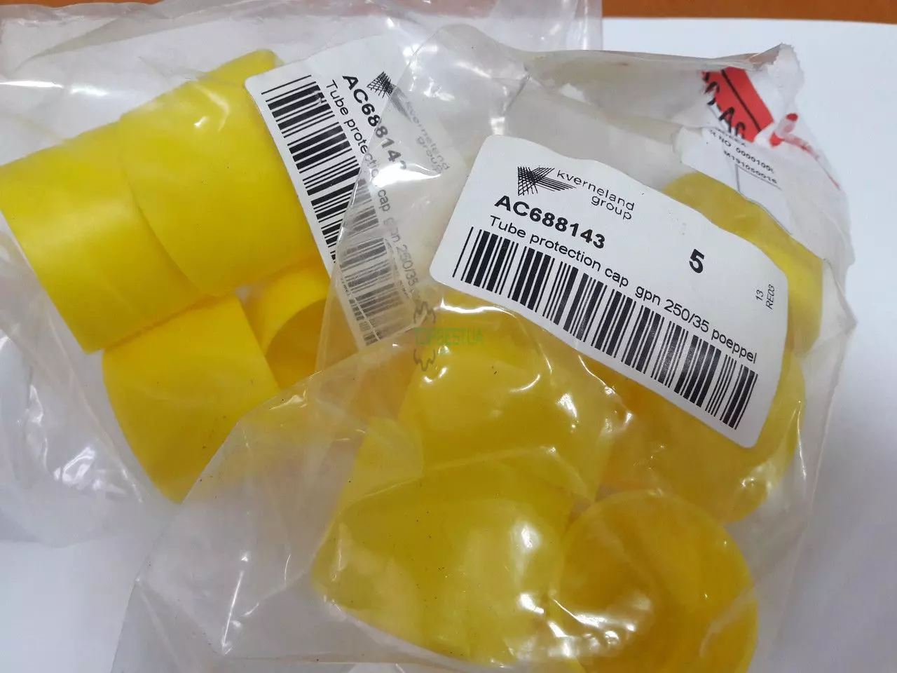 AC688143 Заглушка розподільної головки Kverneland