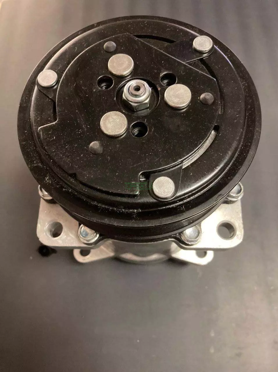 CL7H15 24B Компресор кондицiонера New Holland