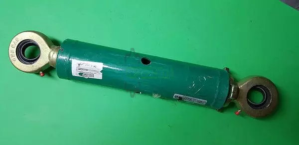 KK361140 Вінт L520-720(тяга з кульками) Kverneland