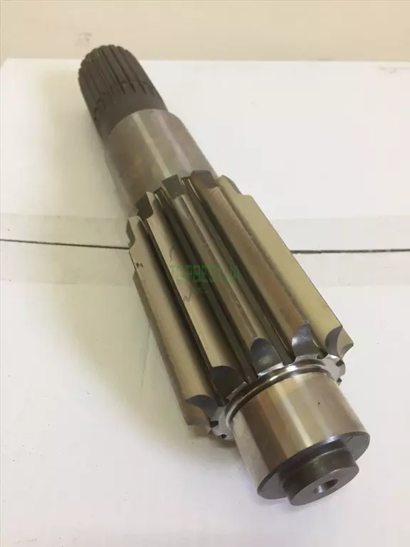 606946 Вал з шестернею Claas