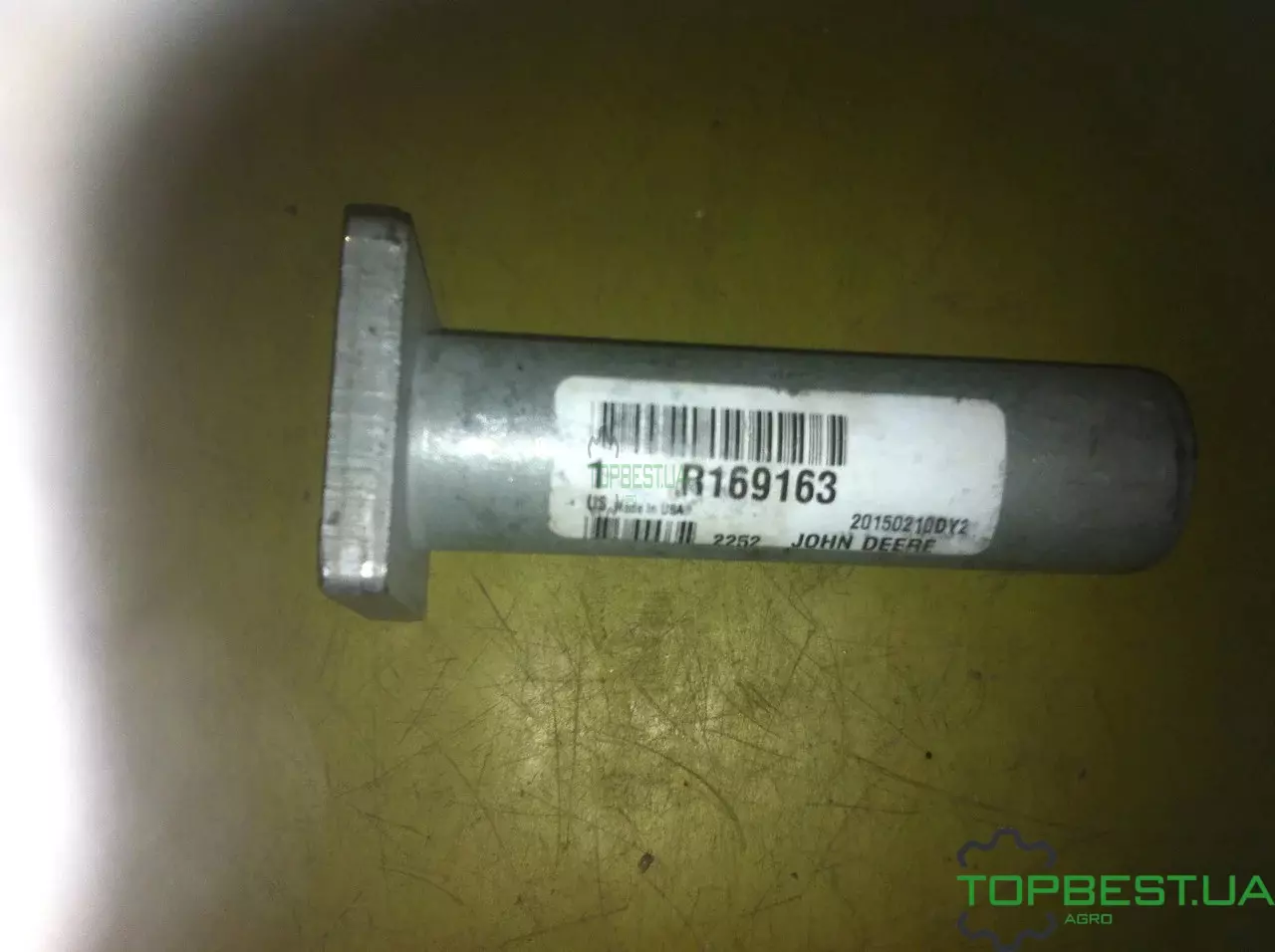R169163 Шпилька John Deere